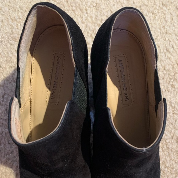 Suede black pointed toe boots - Picture 2 of 5